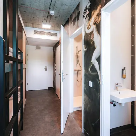 Easy One Premium Art Aparthotel Krakow Exterior photo